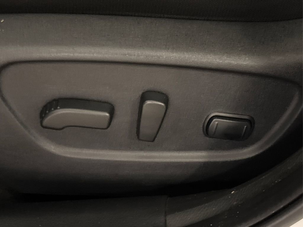 Used 2019 Nissan Rogue SV image 36