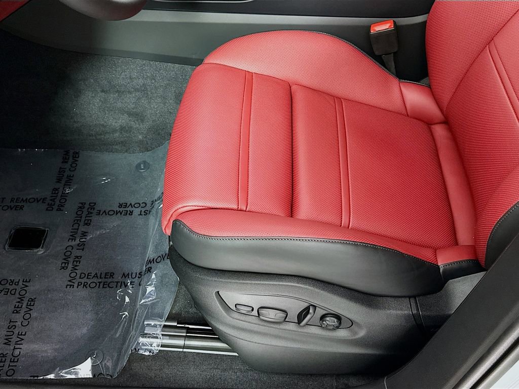 Used 2026 Porsche Cayenne Coupe image 22