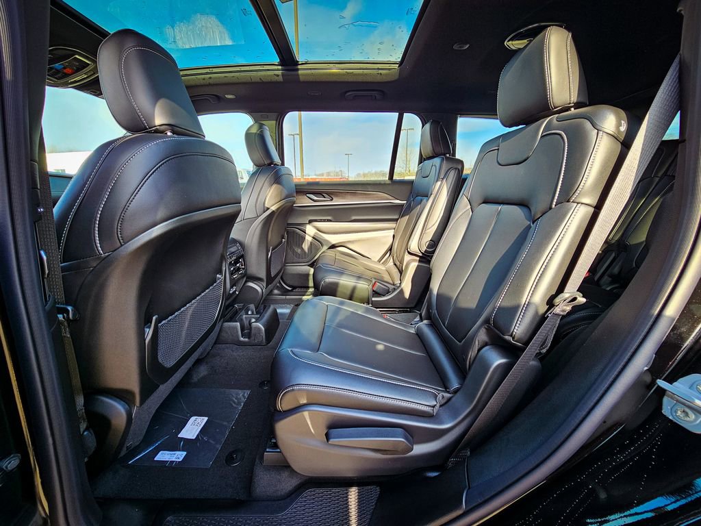 New 2025 Jeep Grand Cherokee L Limited w/ Black Appearance Package image 36