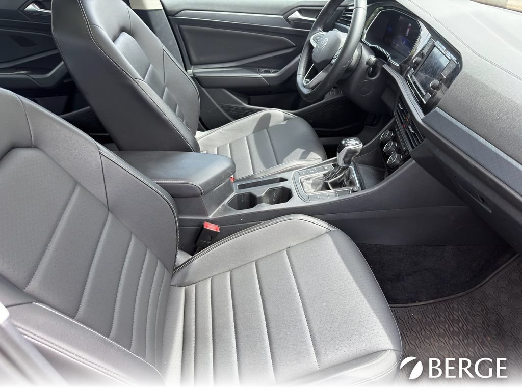 Used 2022 Volkswagen Jetta SE FWD image 29
