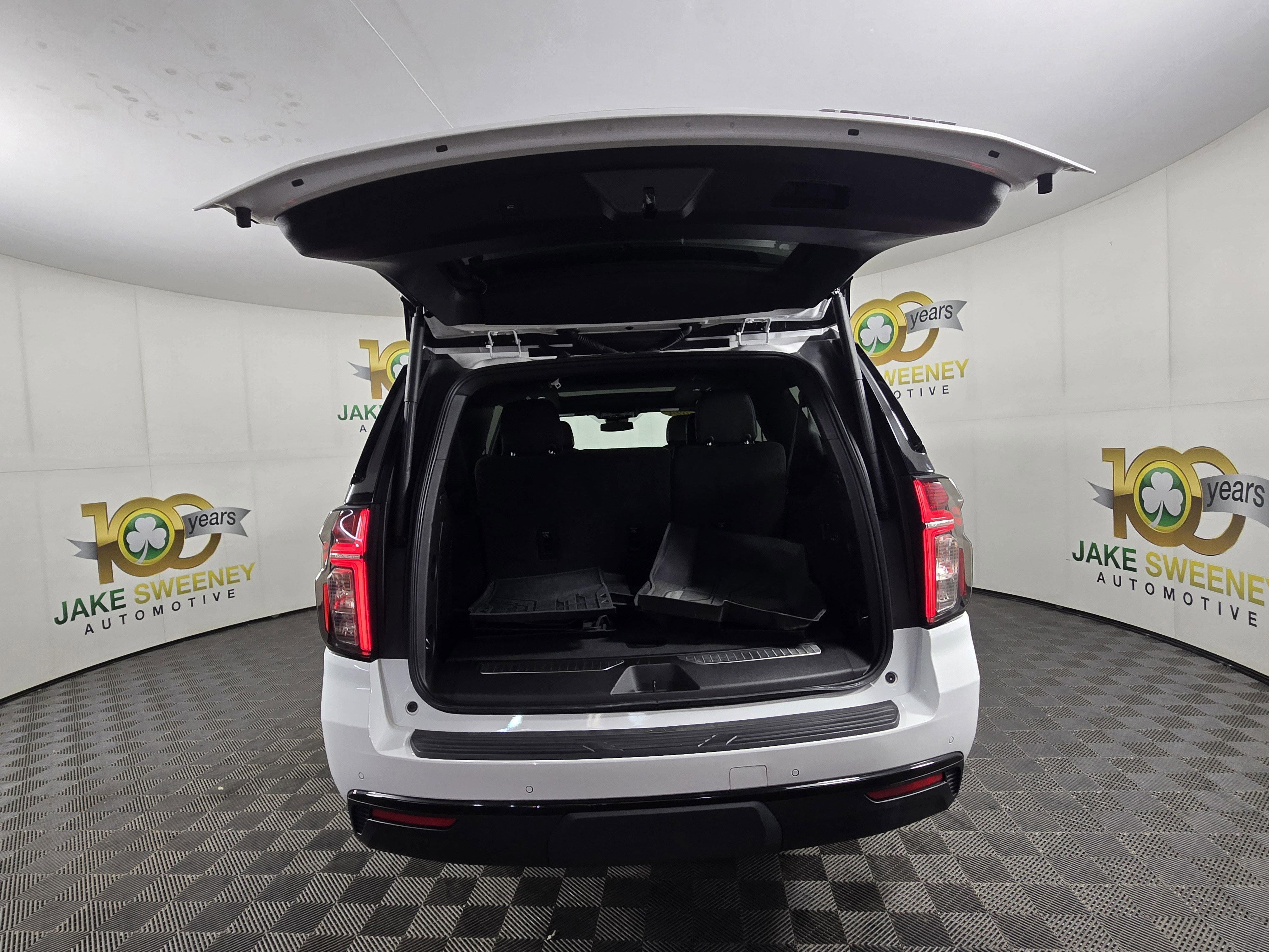 Certified 2024 Chevrolet Suburban RST w/ Luxury Package image 34