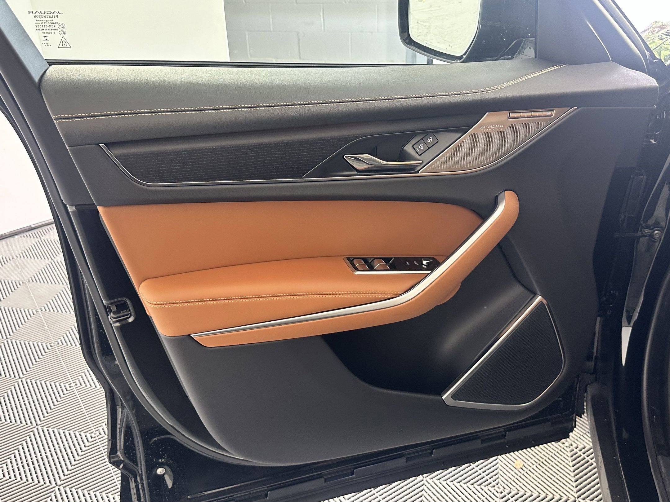 New 2026 Jaguar F-PACE R-Dynamic S image 18