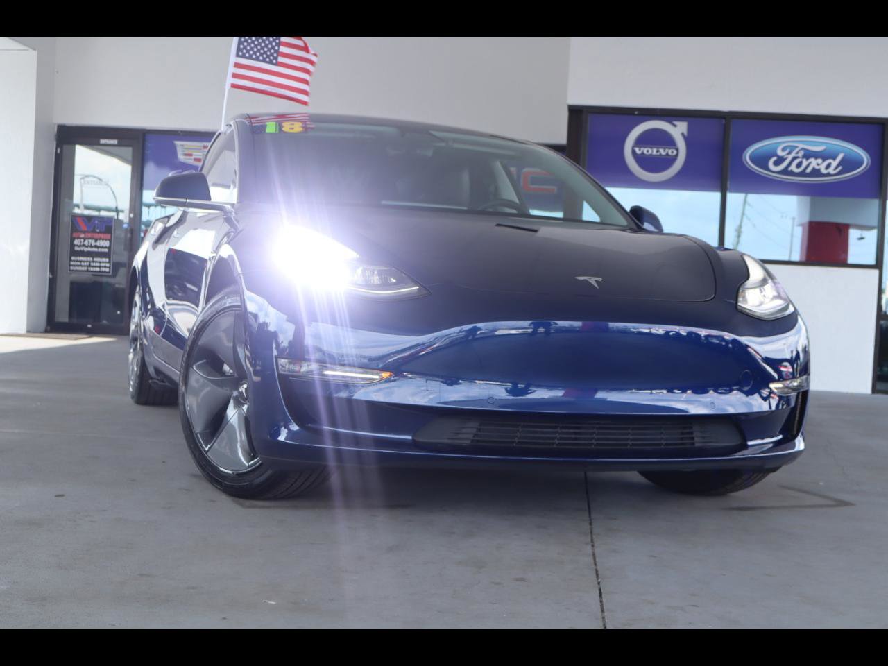 Used 2018 Tesla Model 3 Long Range RWD image 1