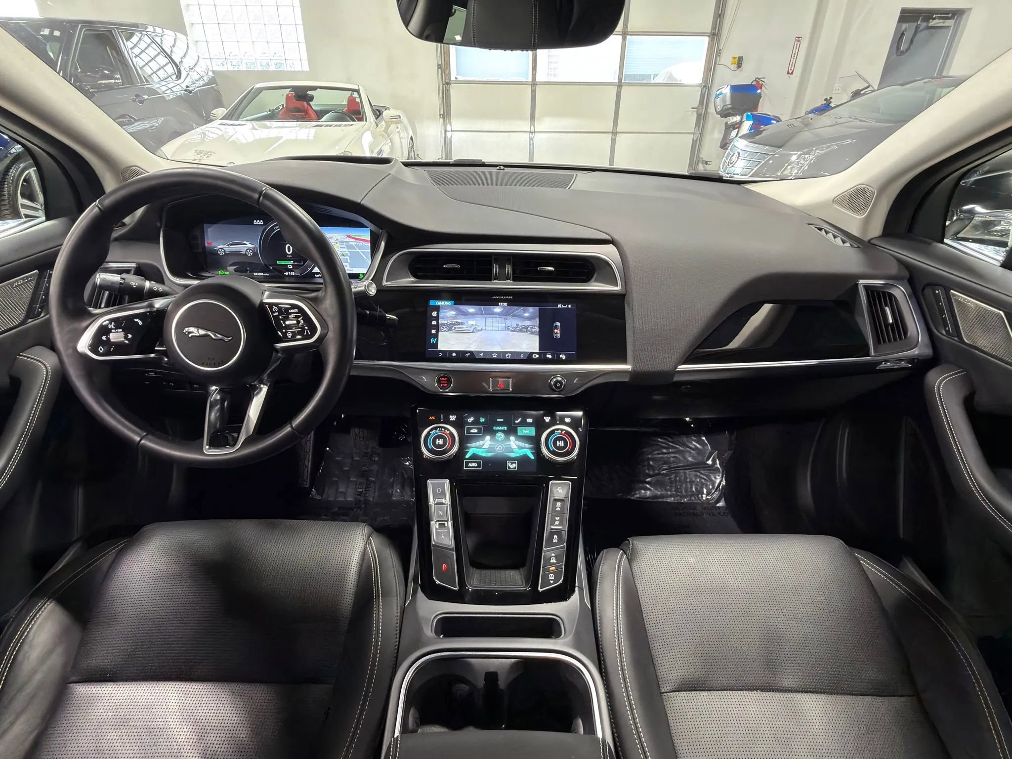 Used 2020 Jaguar I-PACE SE image 2