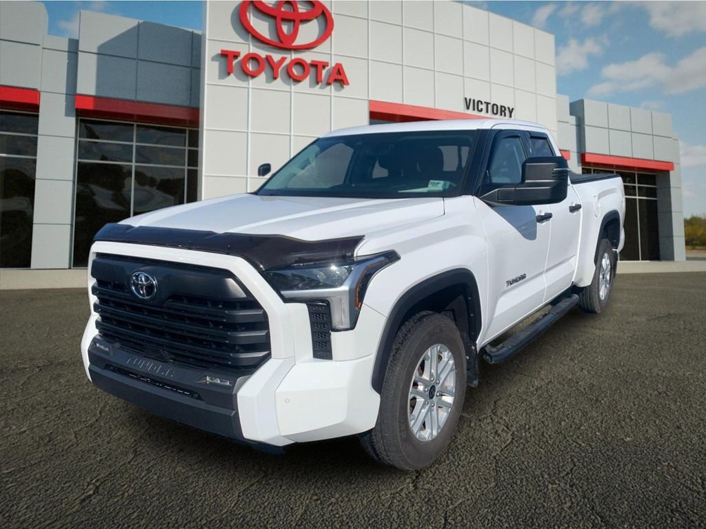 Used 2022 Toyota Tundra SR5 w/ SR5 Convenience Package image 7