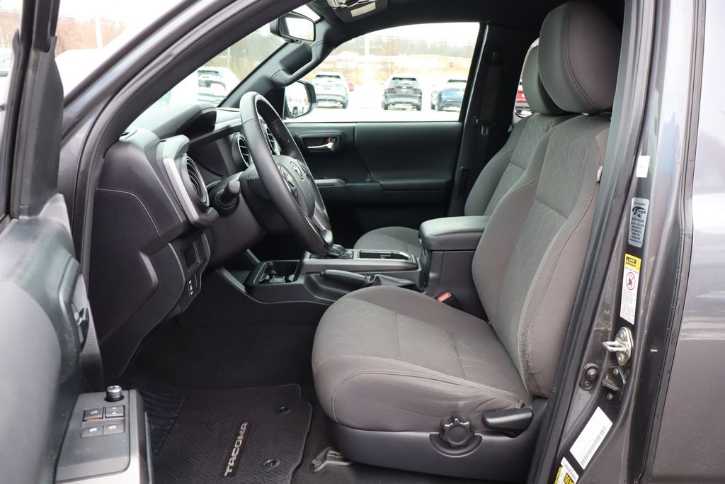 Used 2016 Toyota Tacoma TRD Off-Road image 9