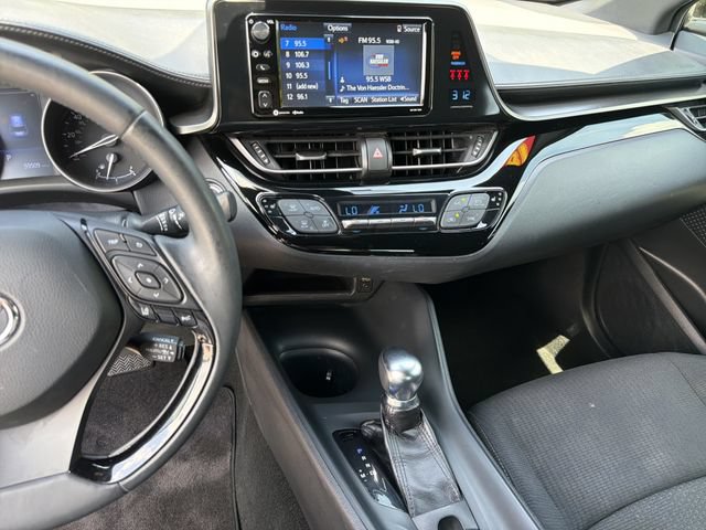 Used 2018 Toyota C-HR XLE FWD image 23