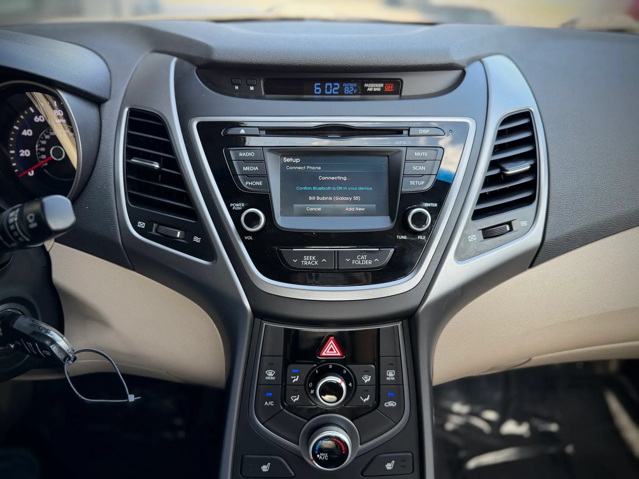 Used 2014 Hyundai Elantra SE w/ Option Group 02 FWD image 13