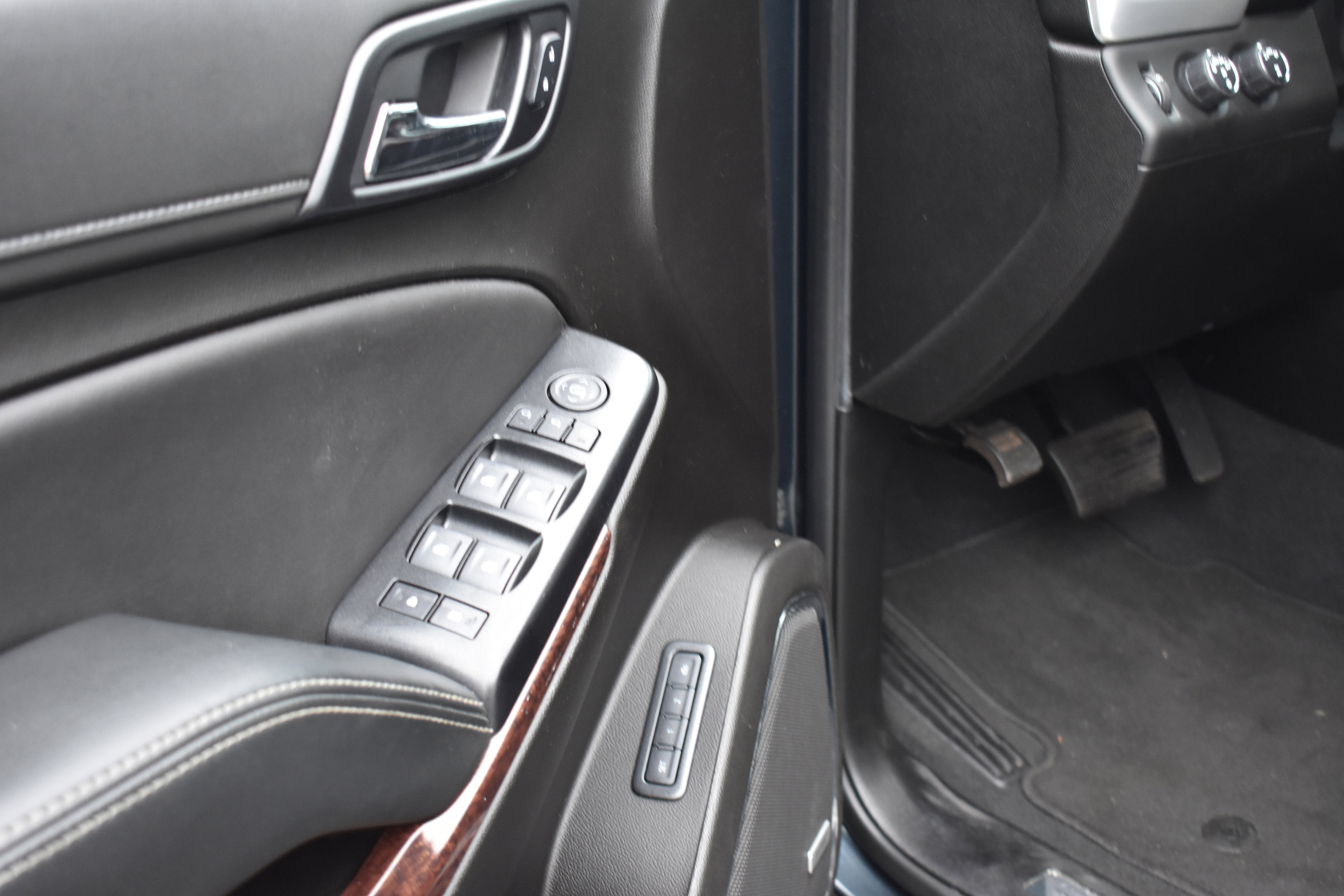 Used 2019 GMC Yukon XL SLT w/ Open Road Package image 24