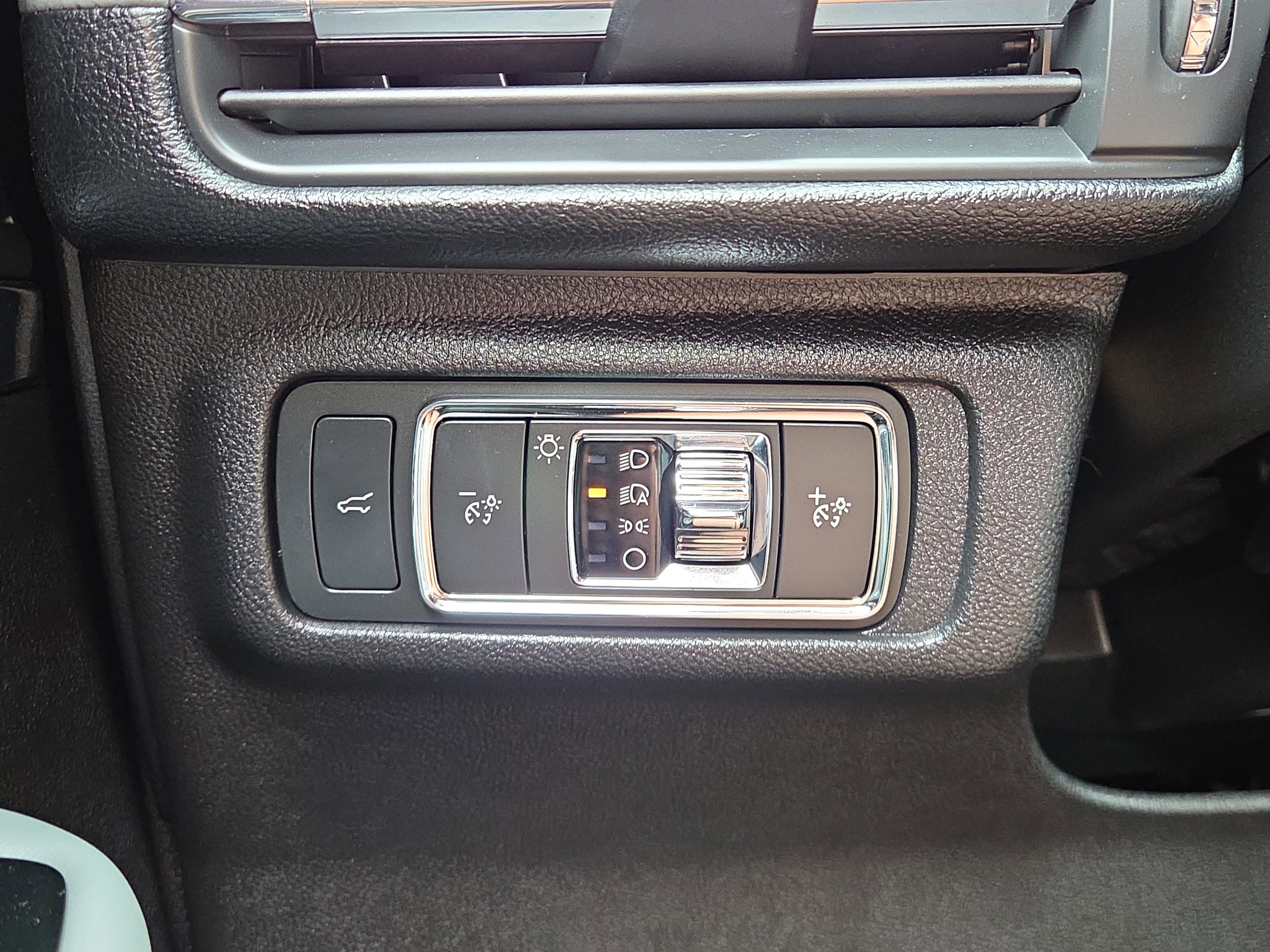 Used 2022 Lincoln Corsair AWD w/ Premium Package image 28