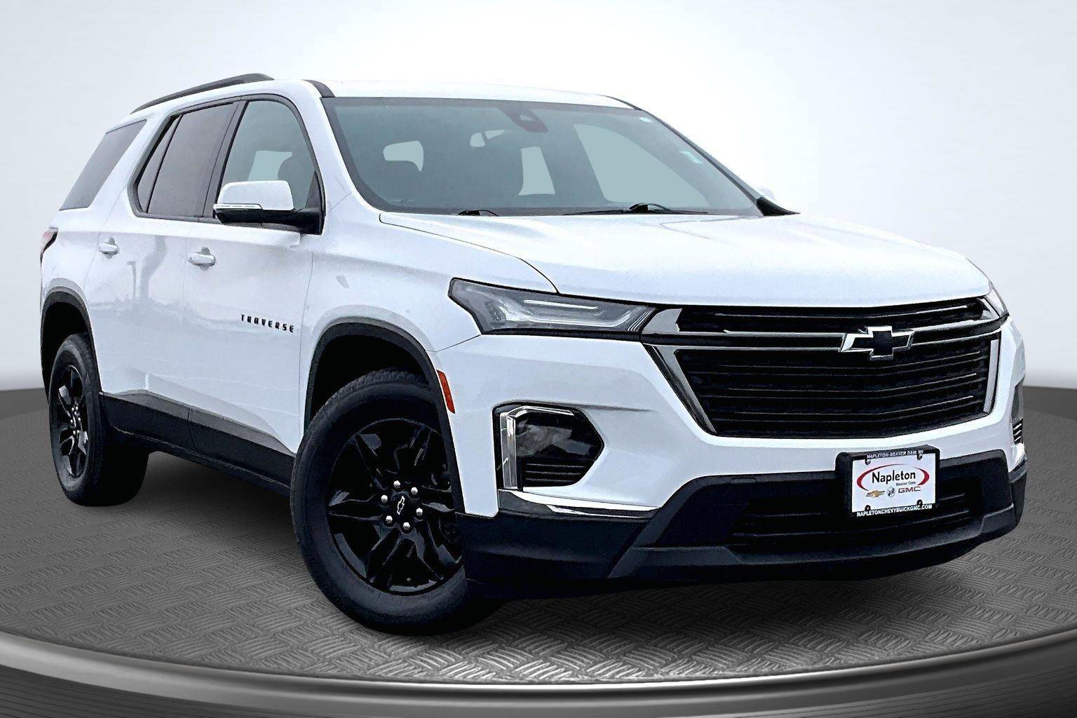 Used 2023 Chevrolet Traverse LT w/ Midnight/Sport Edition image 13