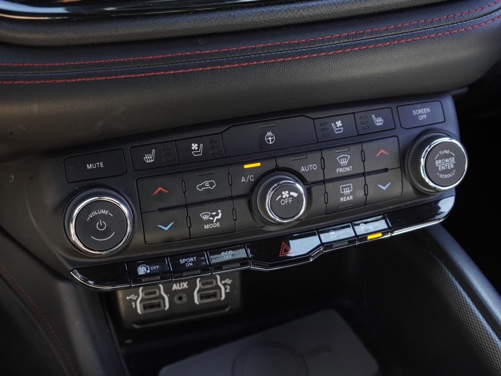 Used 2023 Dodge Durango GT image 9