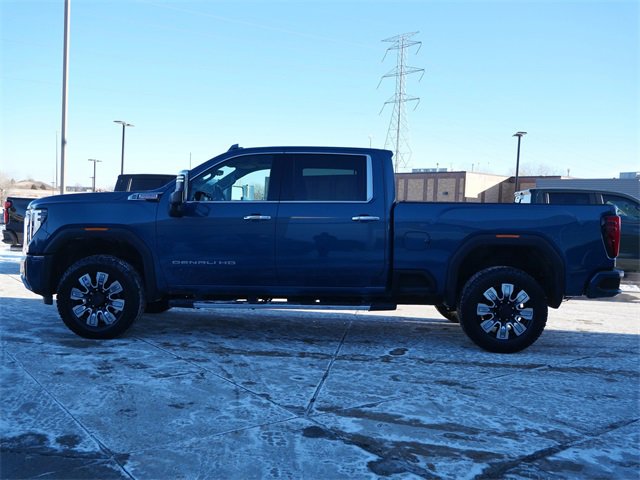 Used 2024 GMC Sierra 3500 Denali w/ Denali Reserve Package image 4