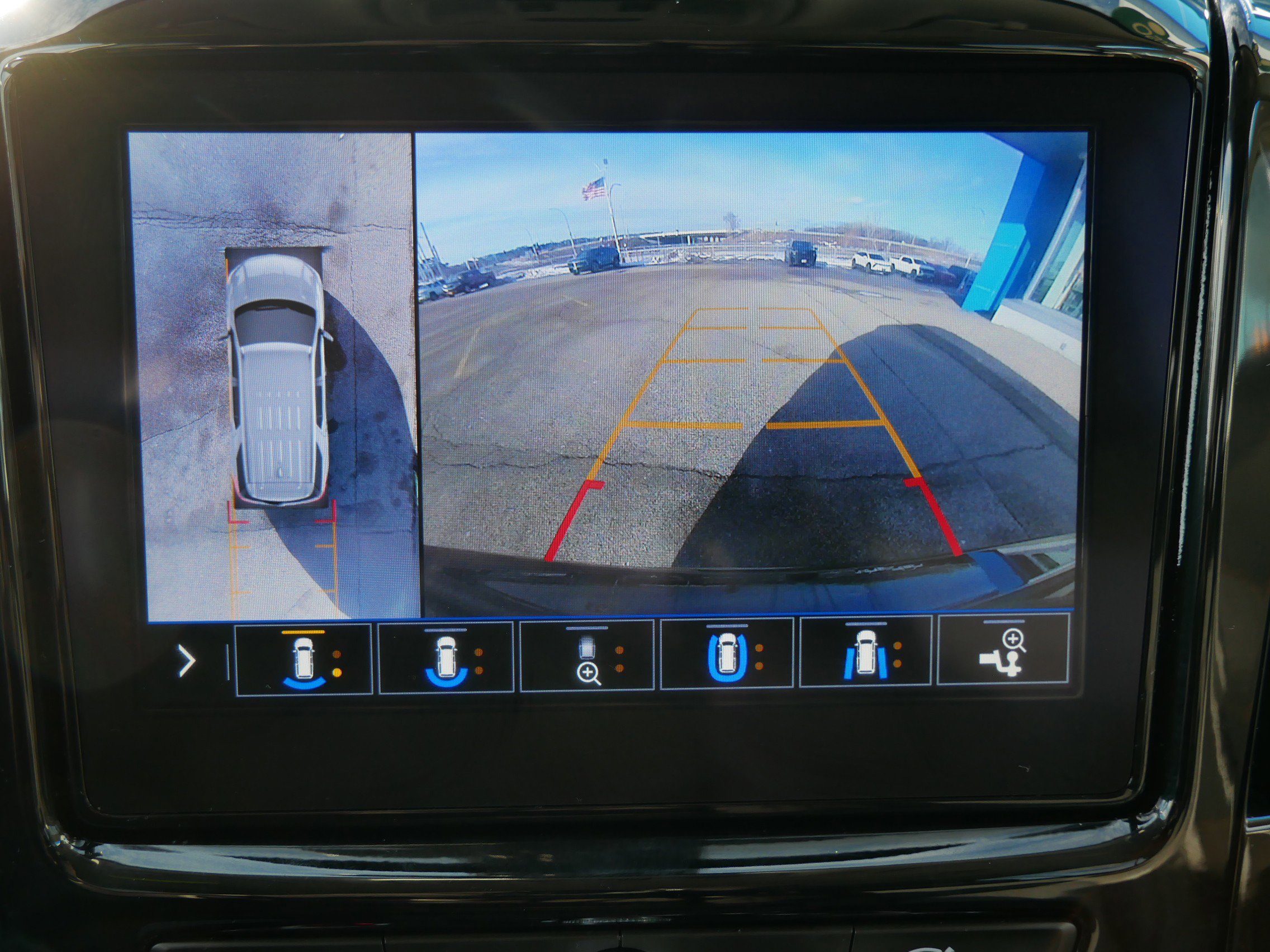 Certified 2020 Chevrolet Traverse Premier w/ Redline Edition image 16