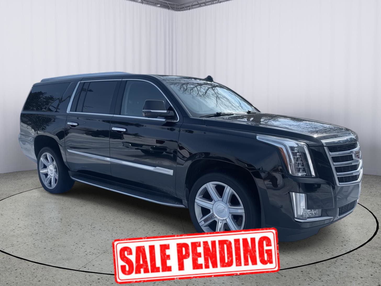 Used 2020 Cadillac Escalade ESV Luxury image 1