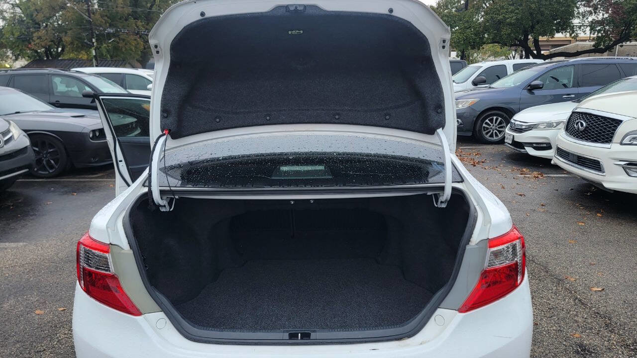 Used 2013 Toyota Camry SE image 25