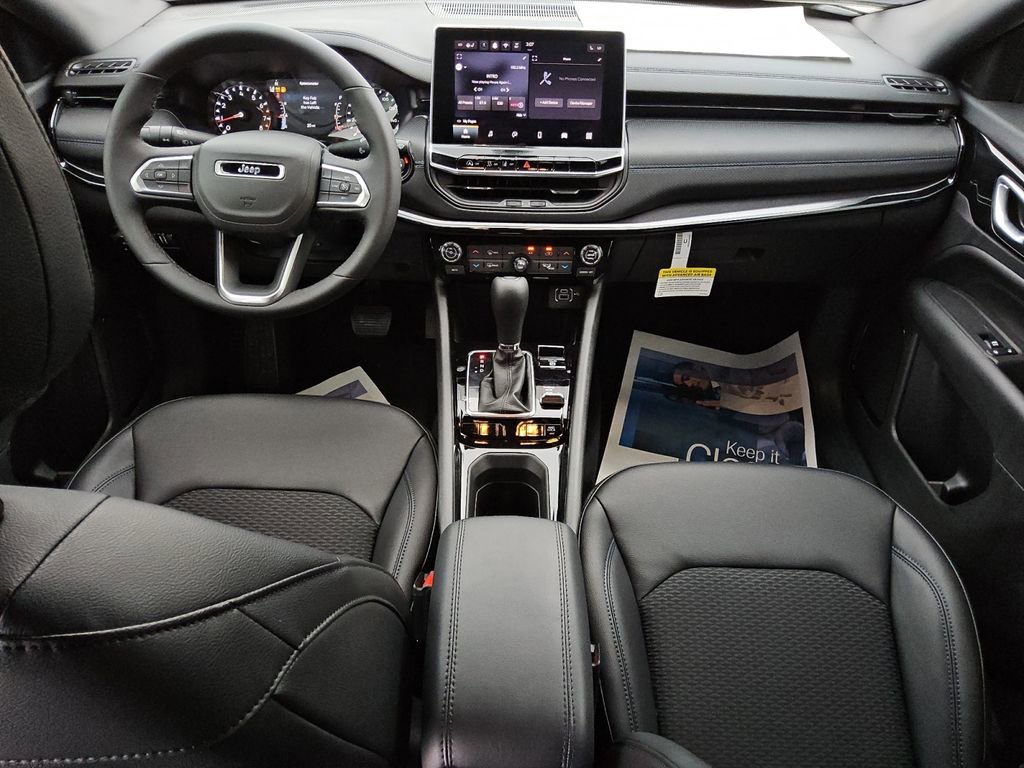 New 2026 Jeep Compass Latitude image 10