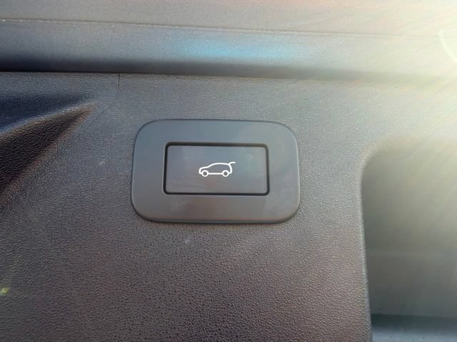 Used 2023 Land Rover Discovery Sport SE AWD/4WD image 10
