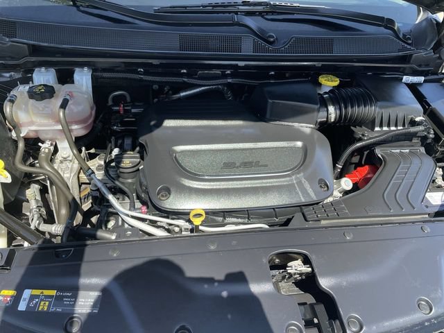 Used 2023 Chrysler Pacifica Touring-L FWD image 29