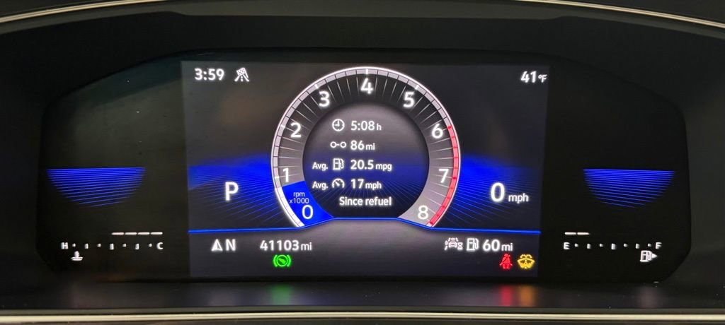 Used 2022 Volkswagen Tiguan SE w/ Panoramic Sunroof Package image 18