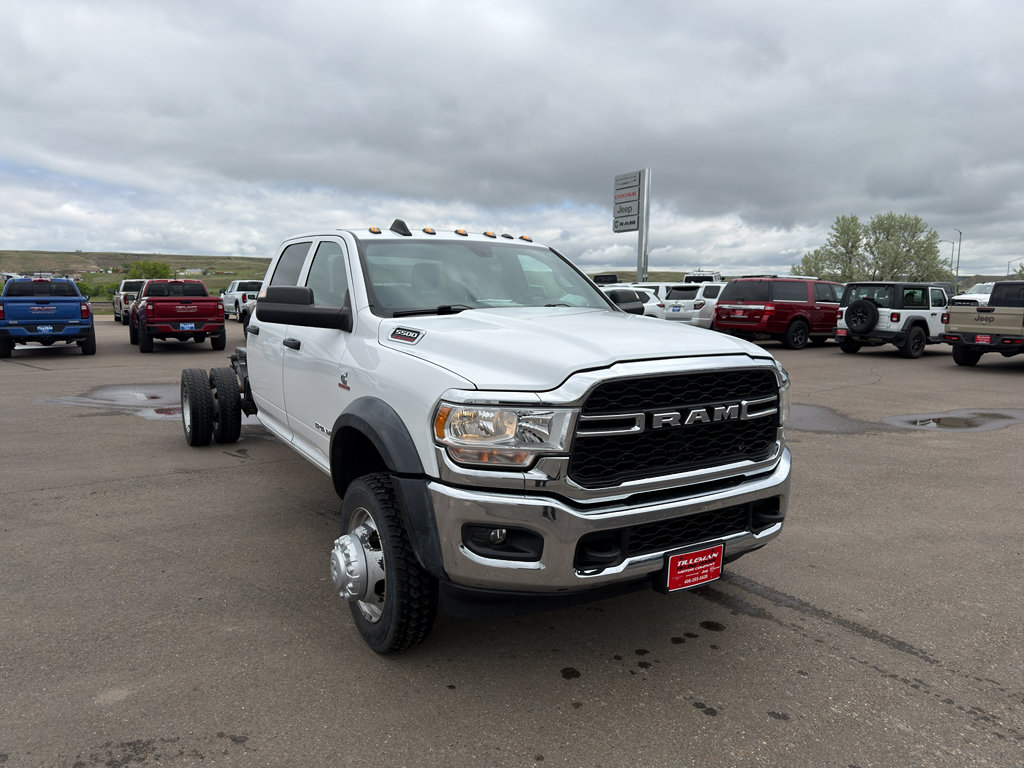 Used 2021 RAM 5500 Tradesman w/ Chrome Appearance Group AWD/4WD image 4