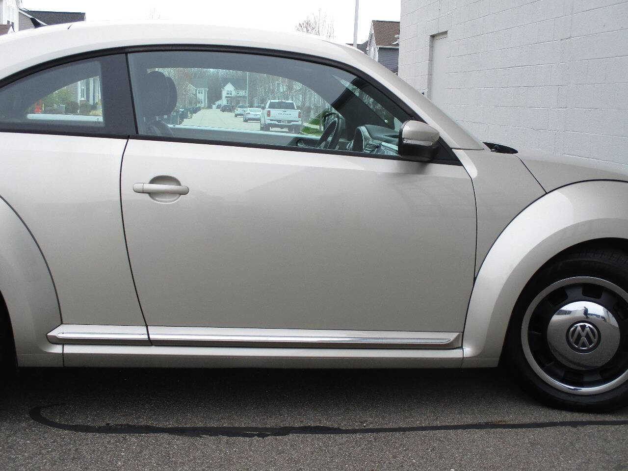 Used 2012 Volkswagen Beetle 2.5 FWD image 42