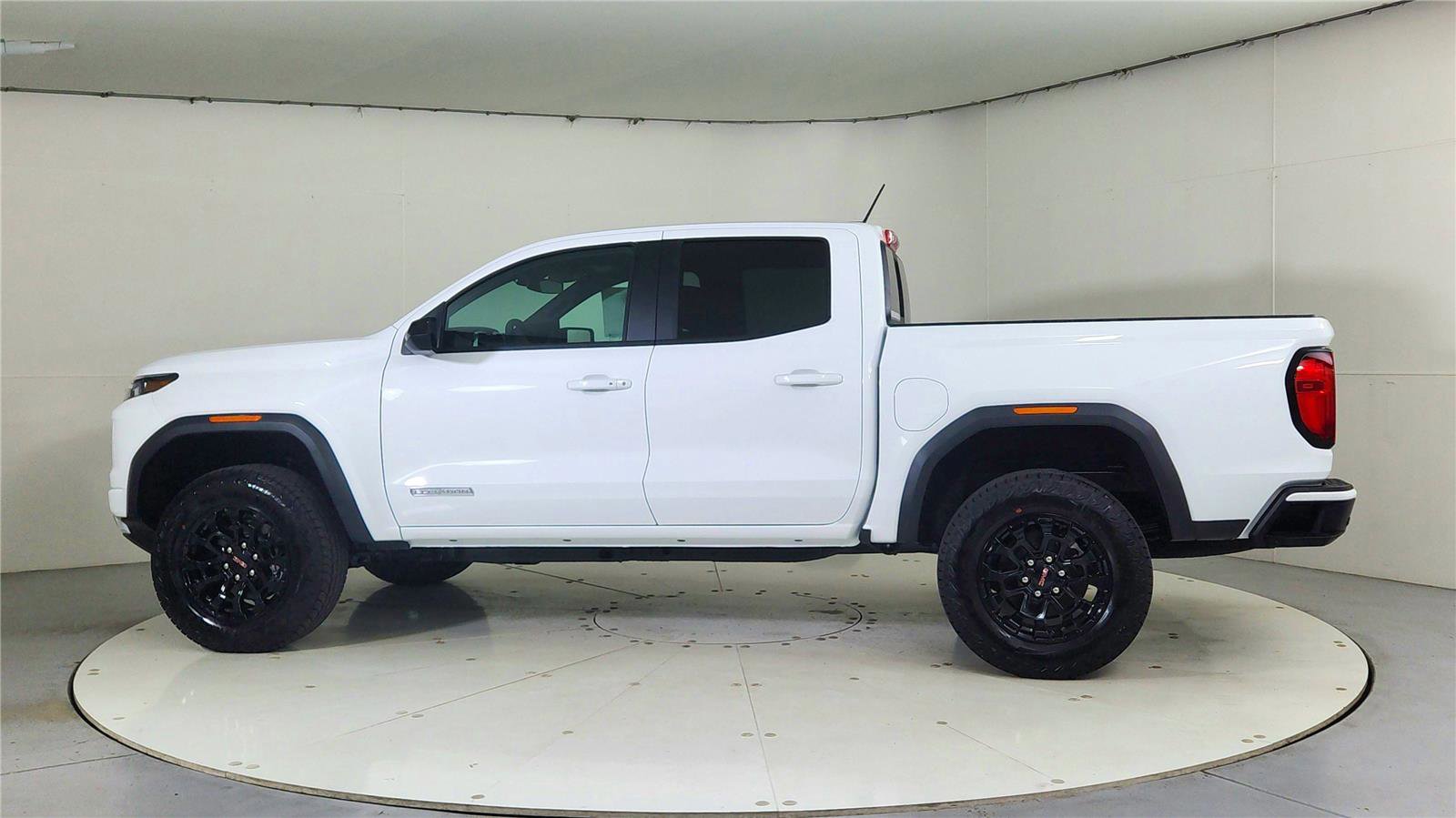 New 2026 GMC Canyon Elevation image 4