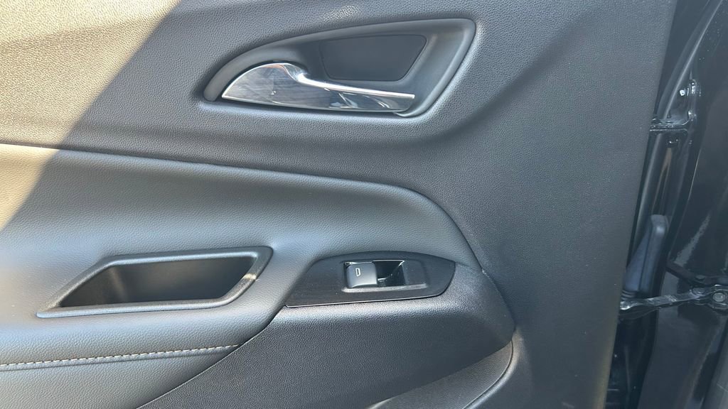 Used 2024 Chevrolet Equinox Premier w/ LPO, Floor Liner Package image 18