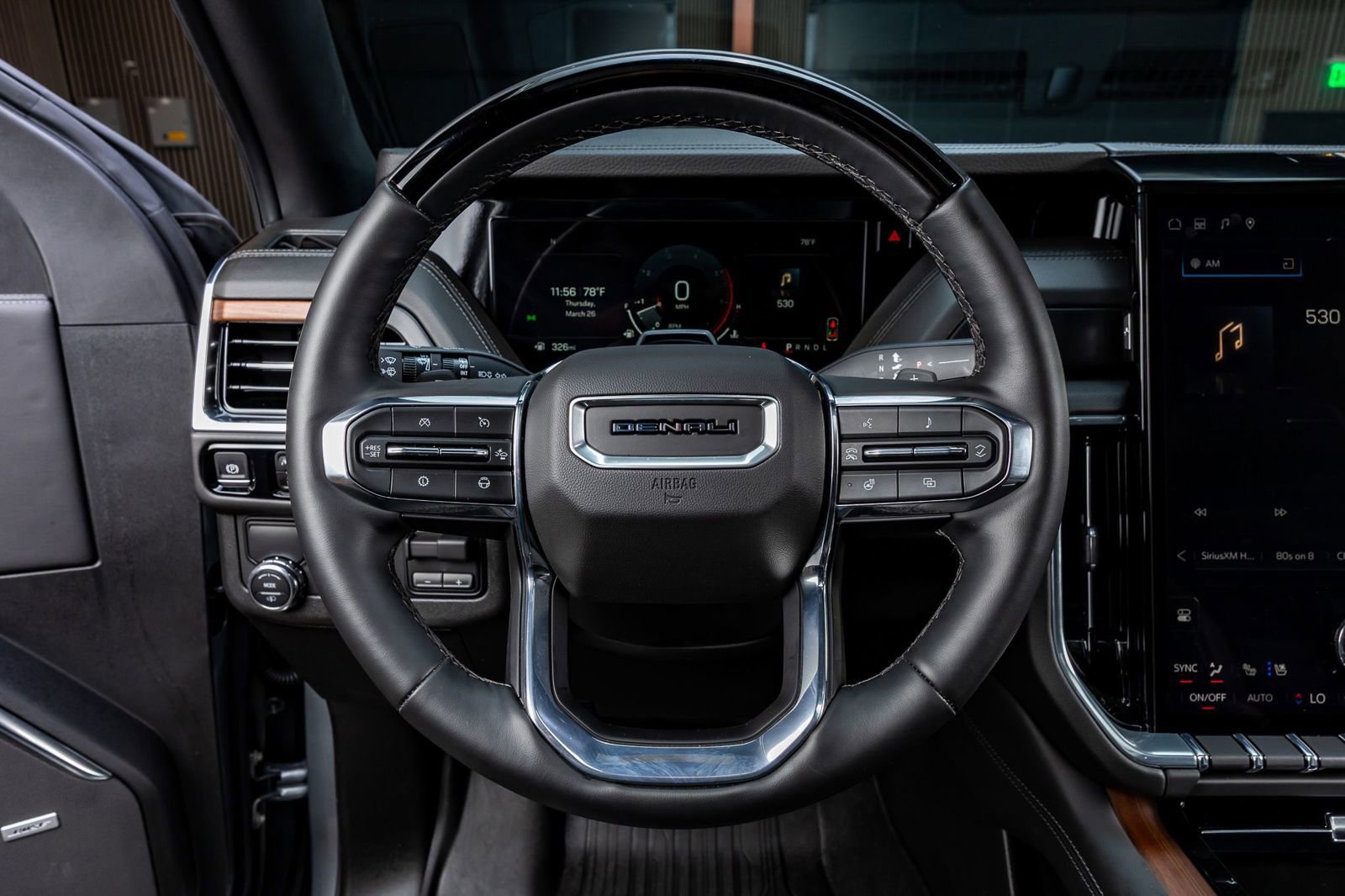 Used 2025 GMC Yukon Denali w/ Denali Reserve Package image 19