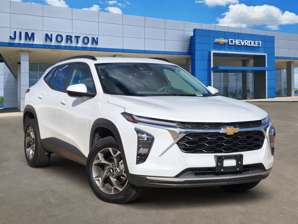 Used 2025 Chevrolet Trax LT