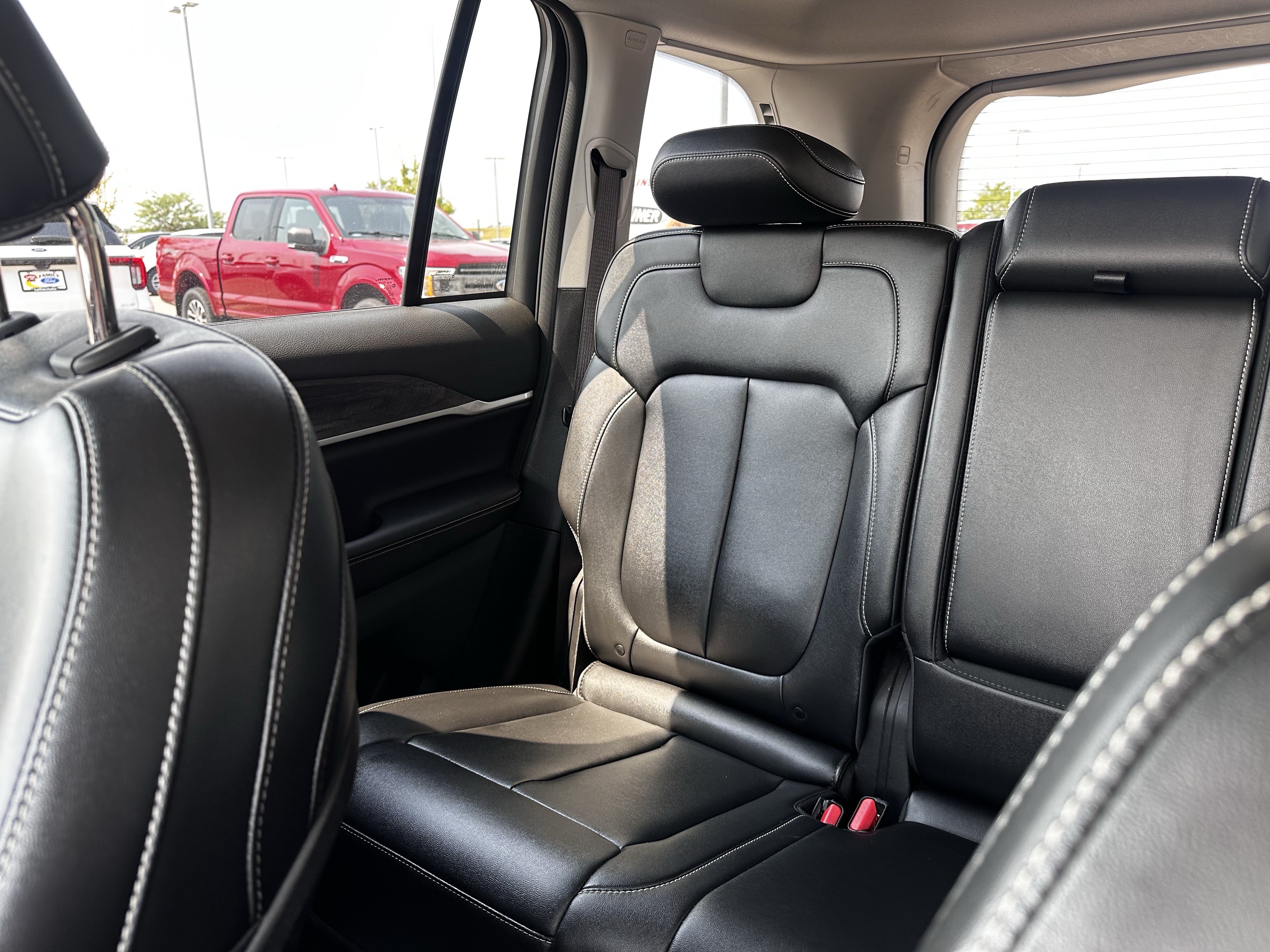 Used 2024 Jeep Grand Cherokee Limited 4xe AWD/4WD image 12