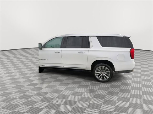 Used 2021 GMC Yukon XL Denali w/ Denali Premium Package image 5