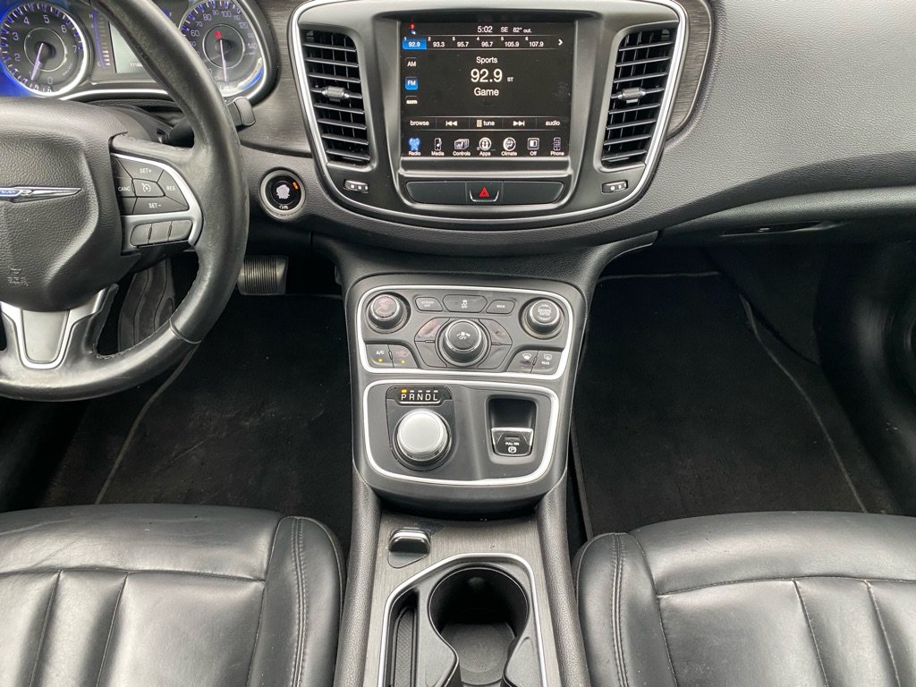 Used 2017 Chrysler 200 Limited Platinum FWD image 16