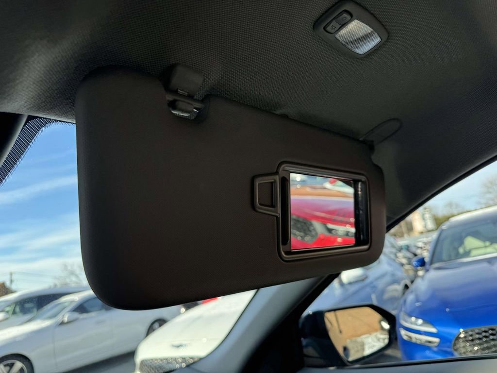 Certified 2025 Hyundai Elantra Sport image 30