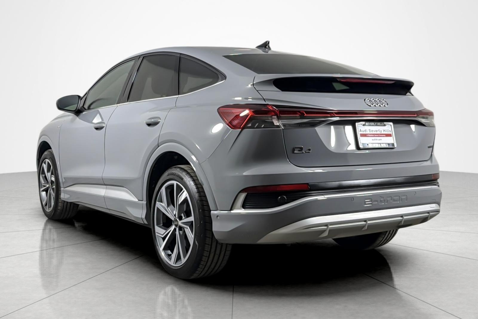 Used 2023 Audi Q4 e-tron Prestige AWD/4WD image 3