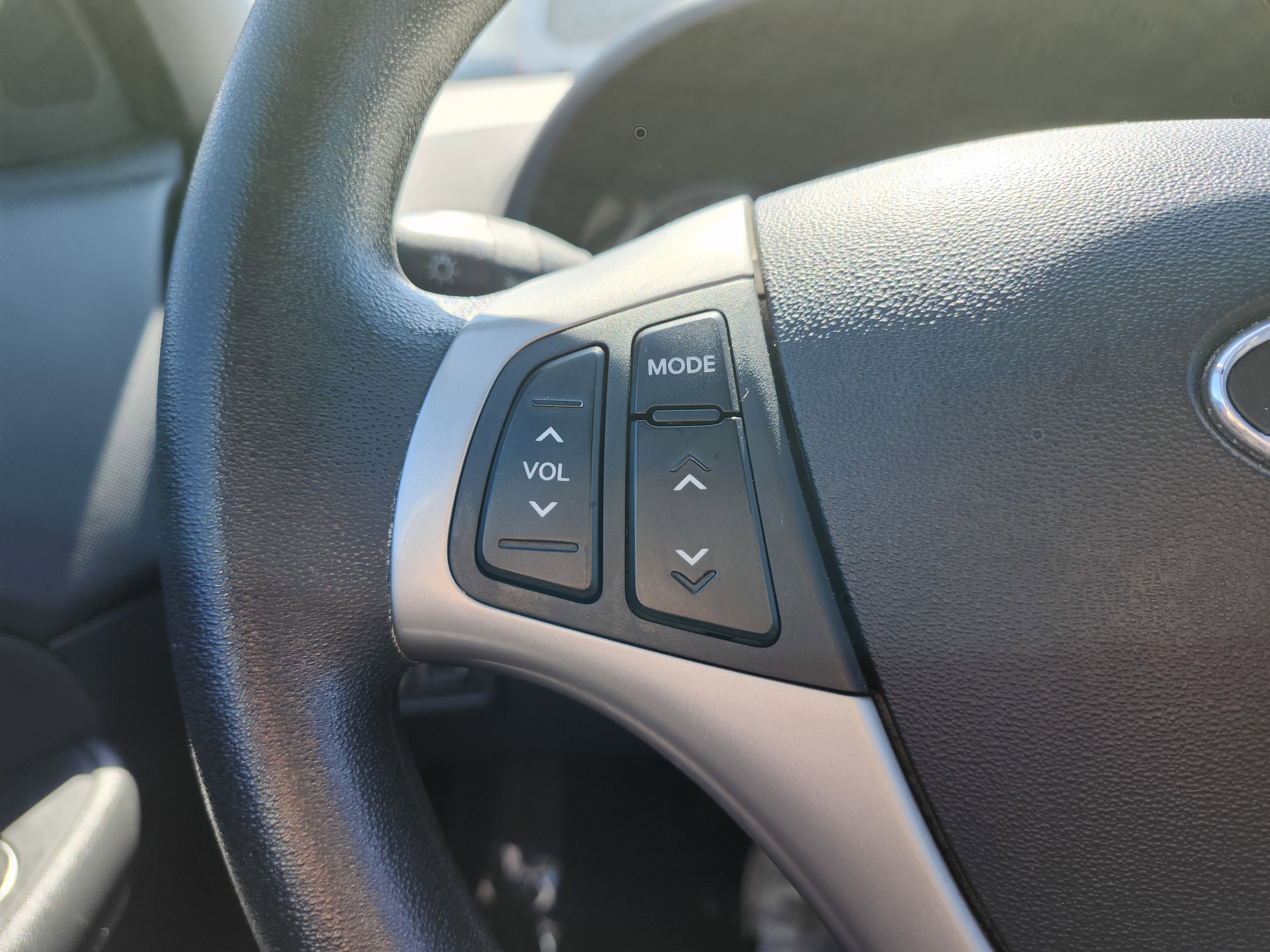 Used 2012 Hyundai Elantra GLS w/ Preferred Pkg image 30