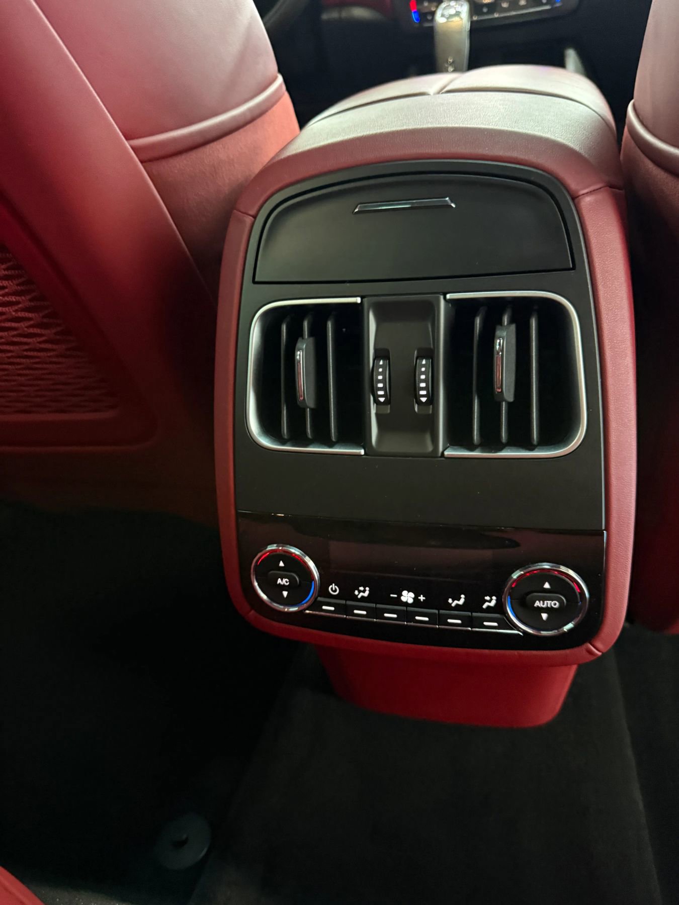 Used 2022 Maserati Levante Modena S AWD/4WD image 32