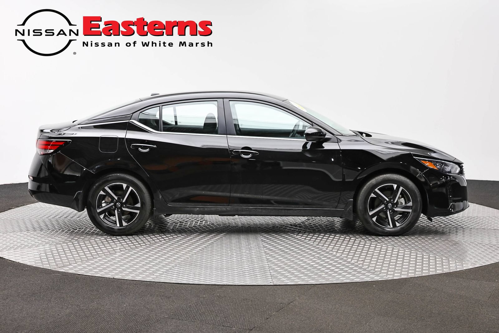 Used 2025 Nissan Sentra SV FWD image 4