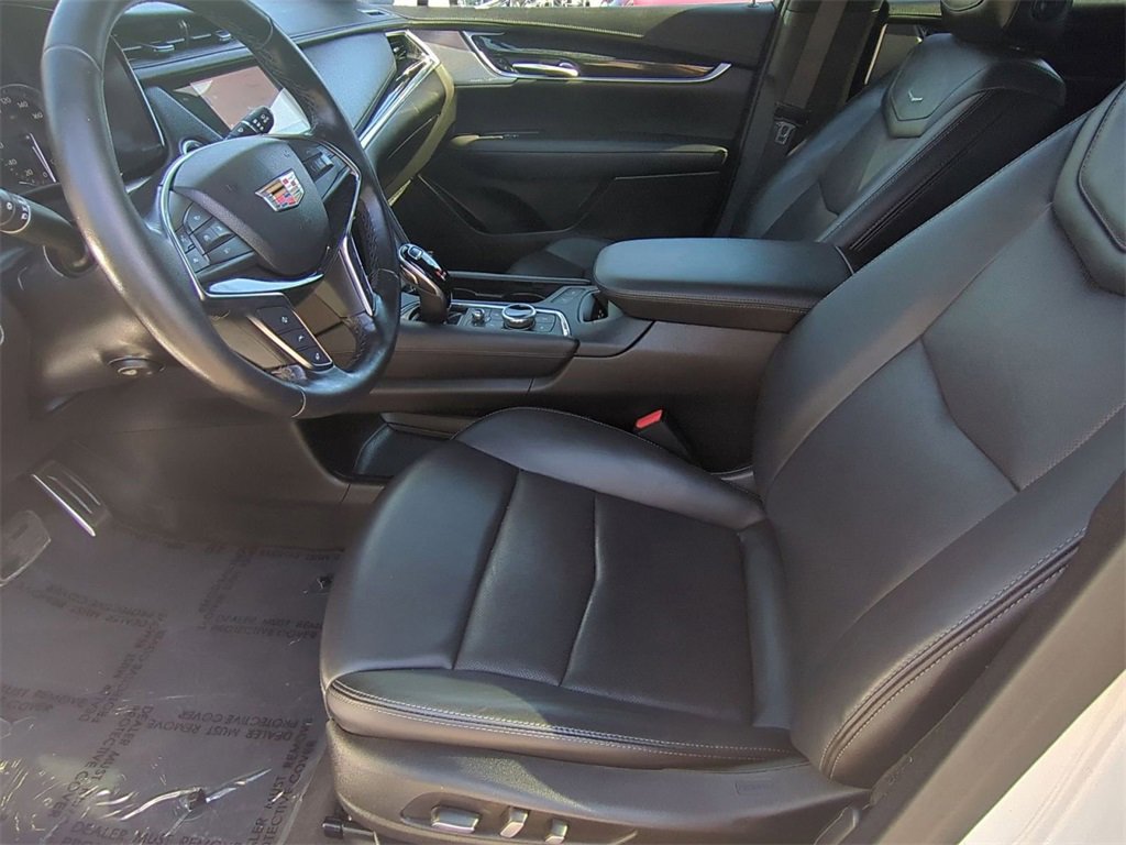 Used 2022 Cadillac XT5 Premium Luxury w/ LPO, ONYX Package image 20