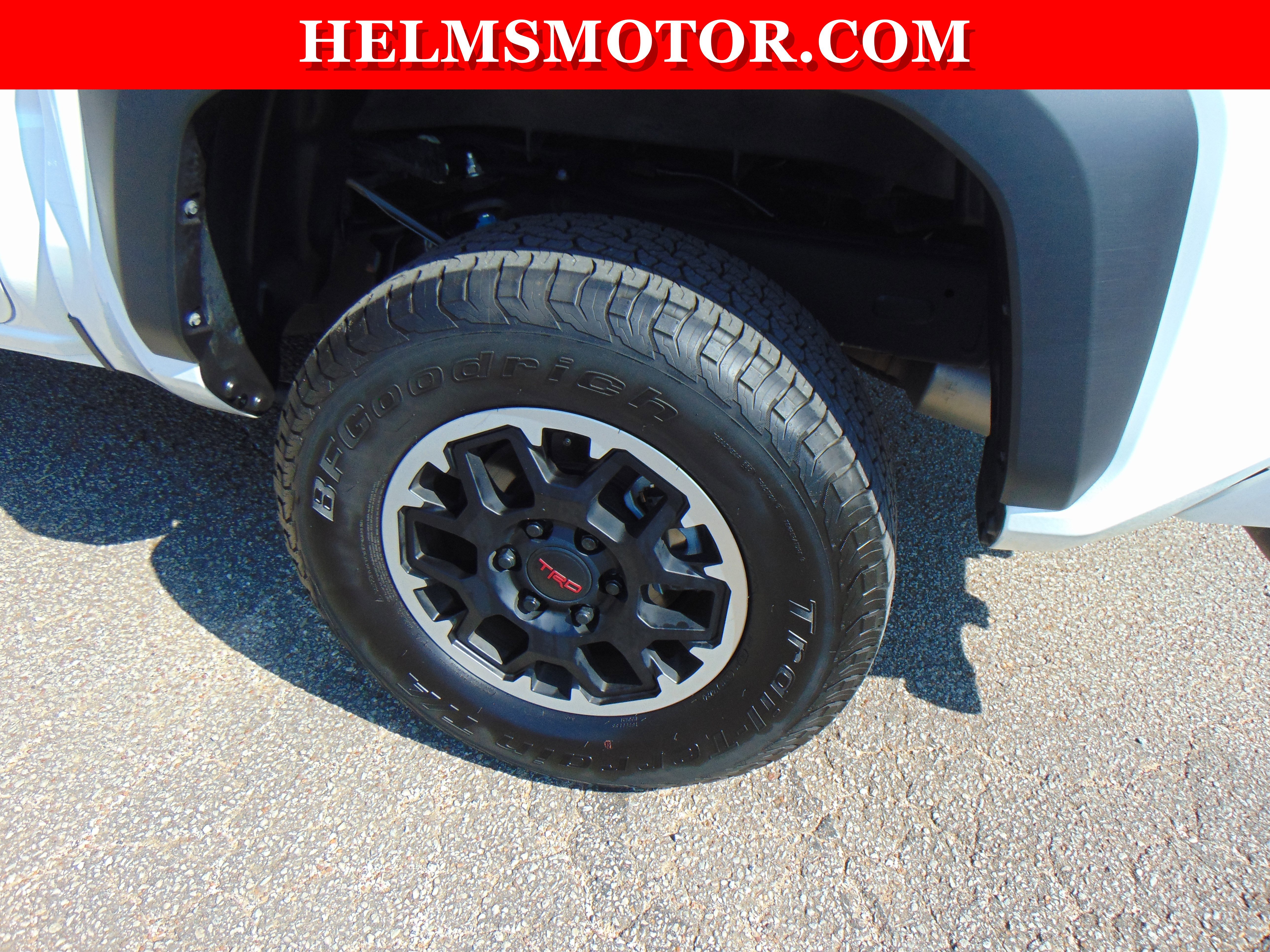Used 2024 Toyota Tacoma TRD Off-Road image 17