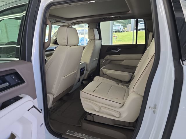 New 2026 GMC Yukon XL Denali w/ Sun & Power Step Package AWD/4WD image 10
