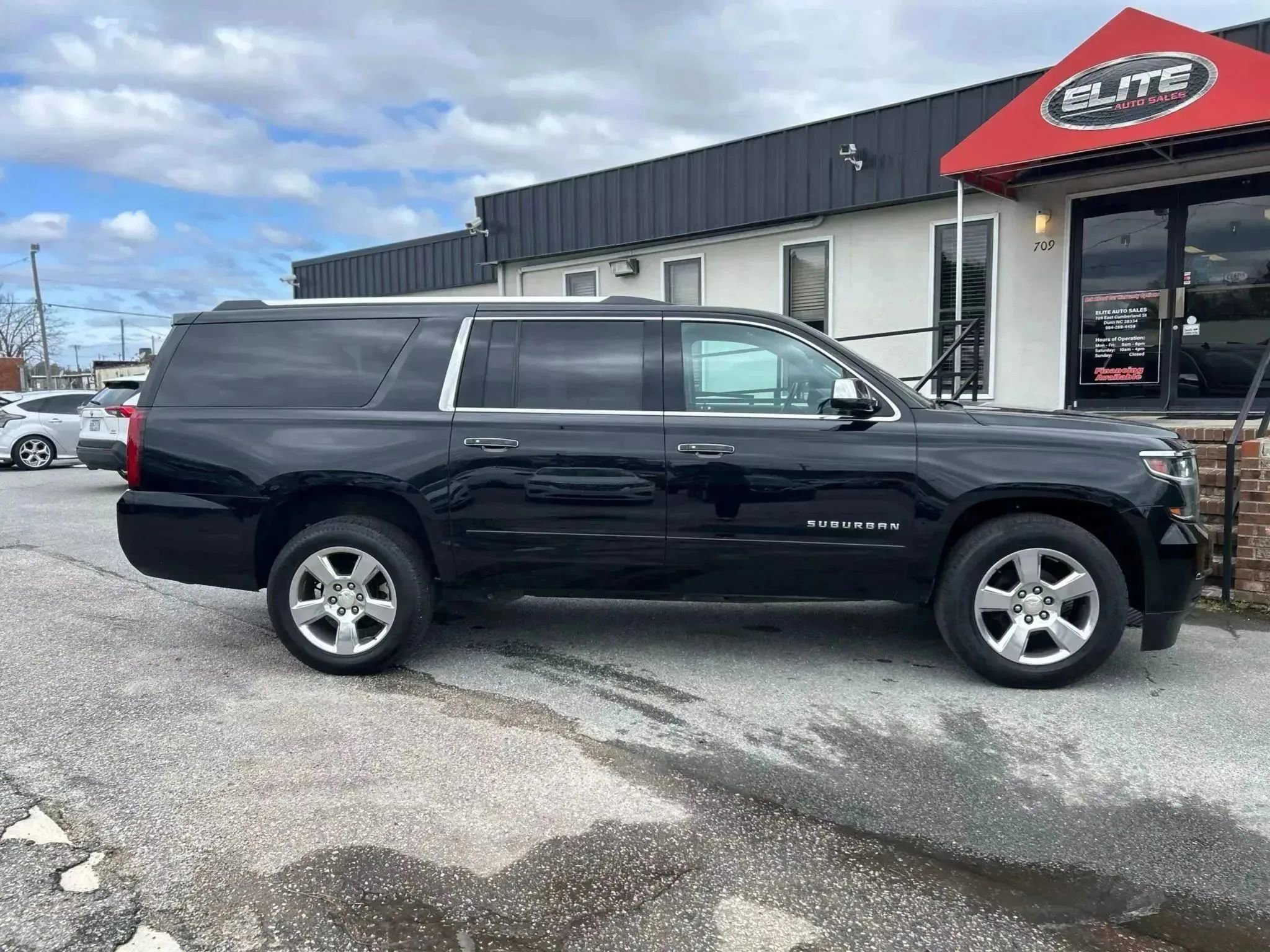 Used 2020 Chevrolet Suburban Premier RWD image 6