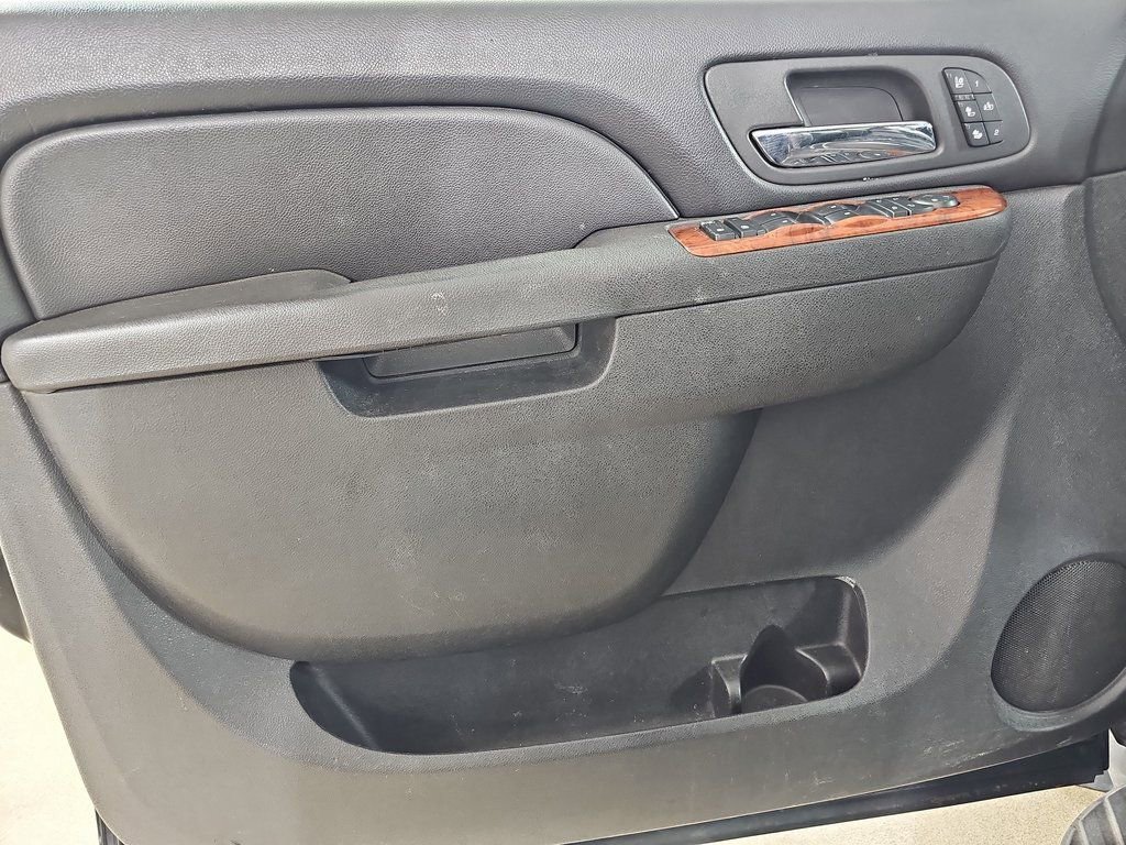 Used 2012 Chevrolet Avalanche LTZ image 33