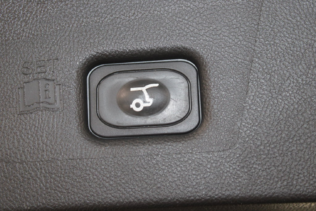 Used 2023 Lincoln Nautilus Reserve w/ Equipment Group 201A AWD/4WD image 31
