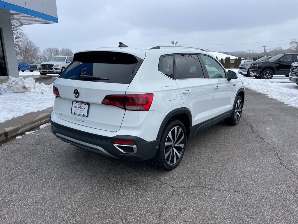 Used 2024 Volkswagen Taos SE image 49
