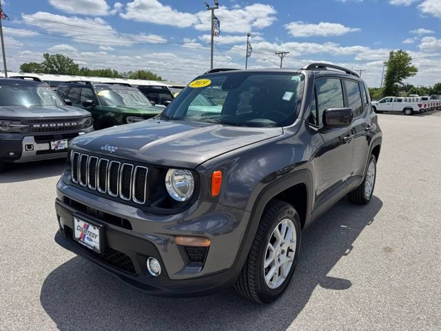 Used 2019 Jeep Renegade Latitude w/ Cold Weather Group AWD/4WD image 4