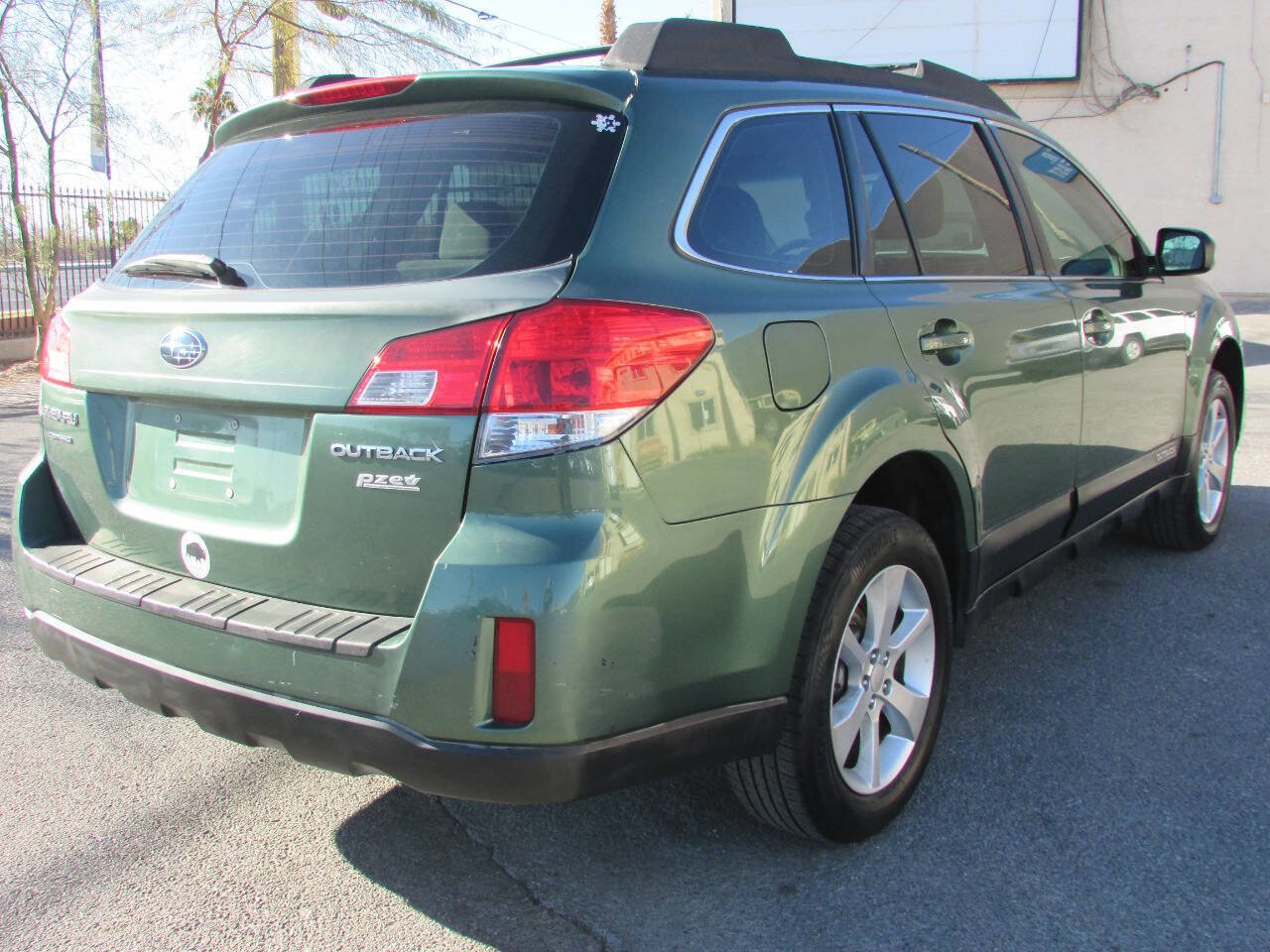 Used 2014 Subaru Outback 2.5i image 4