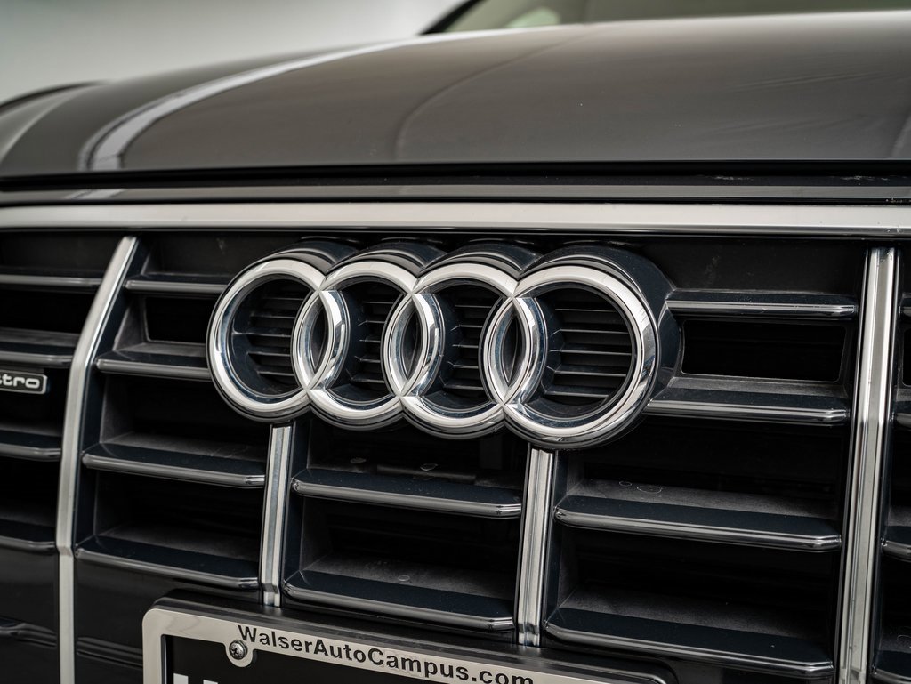 Used 2023 Audi Q5 2.0T Premium w/ Convenience Package image 3