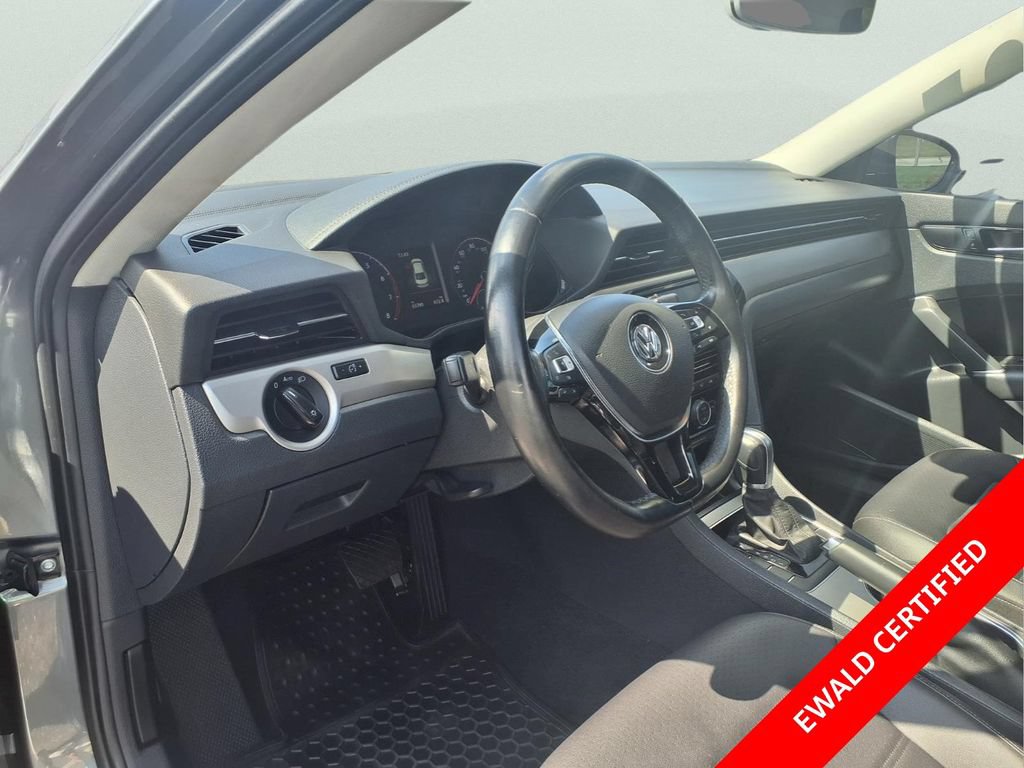 Used 2020 Volkswagen Passat 2.0T SE FWD image 10
