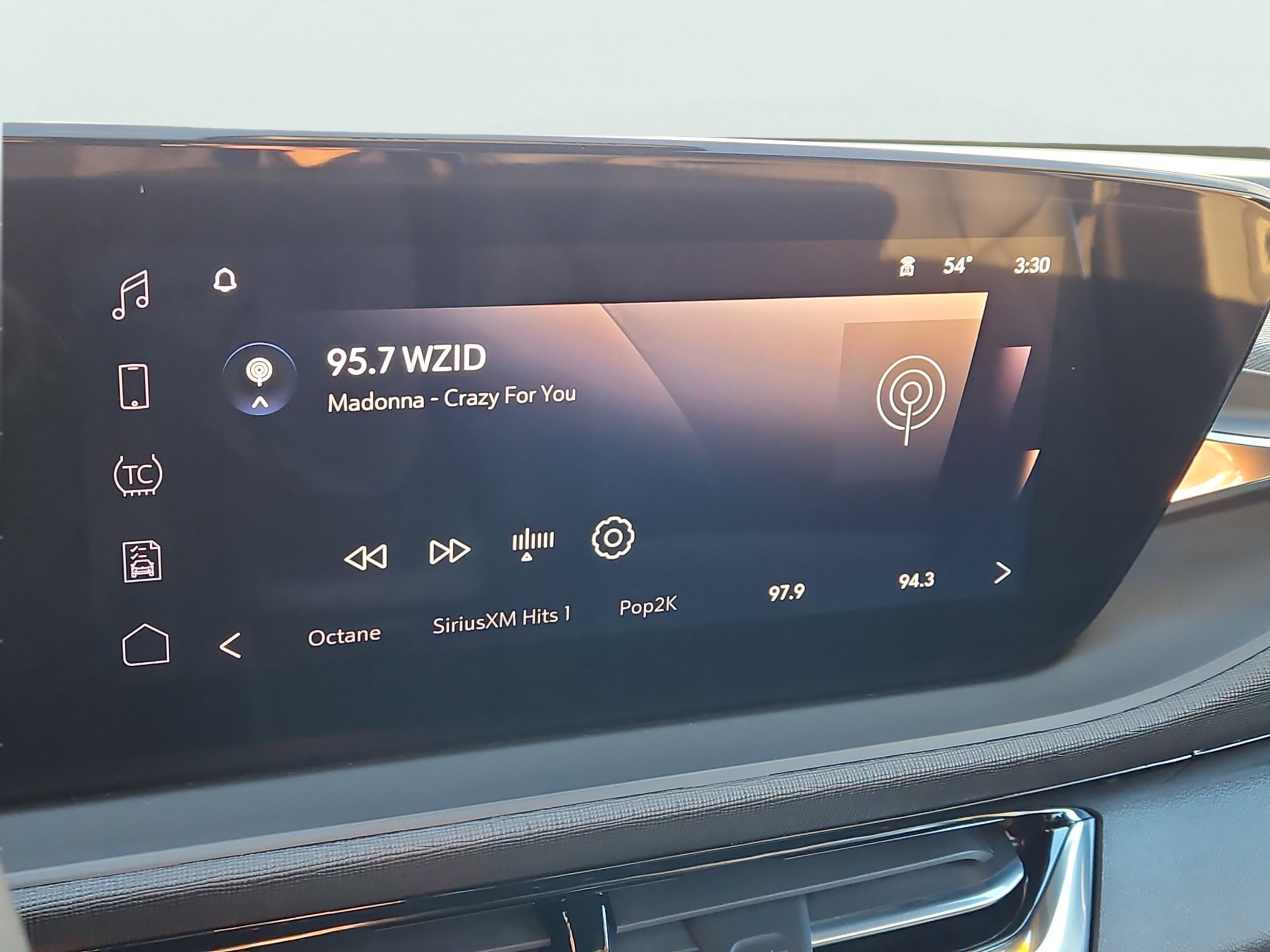 Used 2024 Buick Envista Sport Touring w/ Convenience I Package image 19